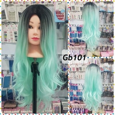 باروكة شعر طويل ويفي (مموج) لون أخضر فيروزي مع جذور داكنة  - موديل Gb101 – بدون غرة مع فرق وسطي – حراري مقاوم للحرارة