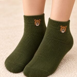 Short socks with bear embroidery - olive